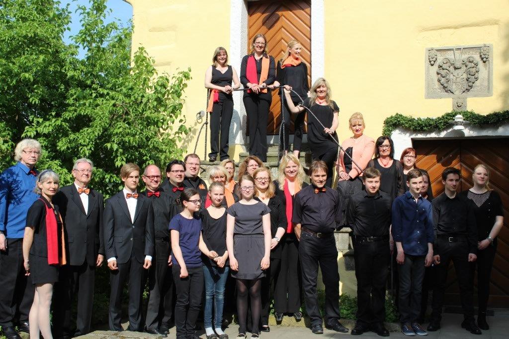 Gemeinsames Gruppenbild aller Mitwirkenden